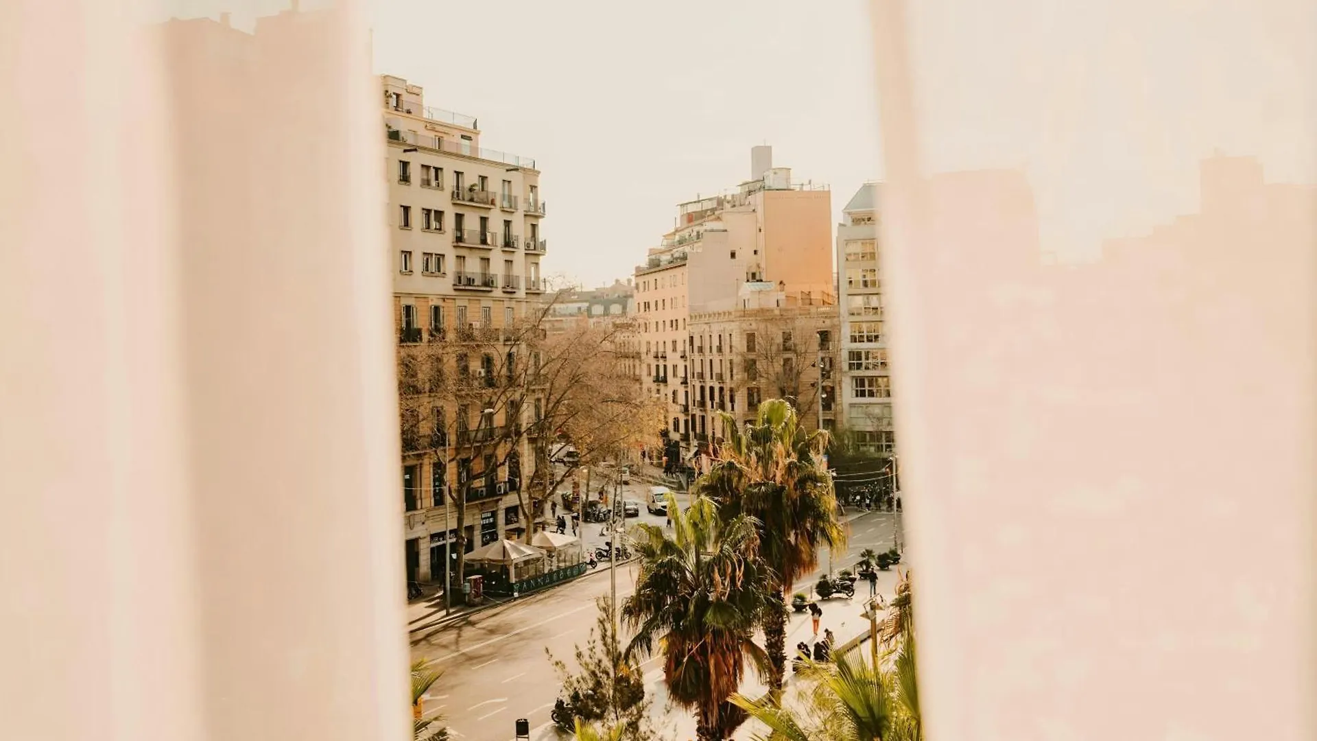 Casa Luz Hotel Placa Universitat, Sonder By Marriott Bonvoy Barcelona