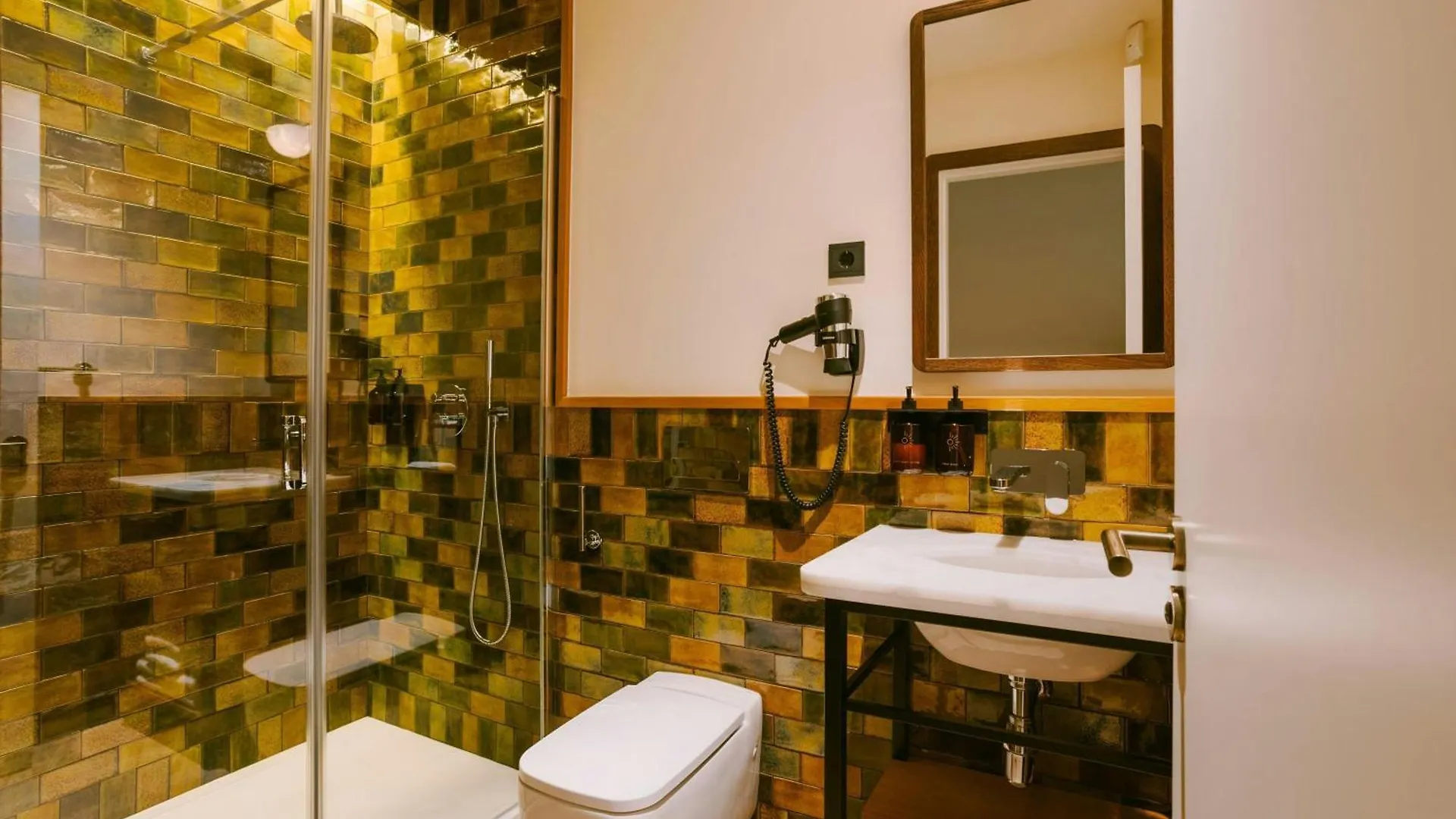 Casa Luz Hotel Placa Universitat, Sonder By Marriott Bonvoy Barcelona
