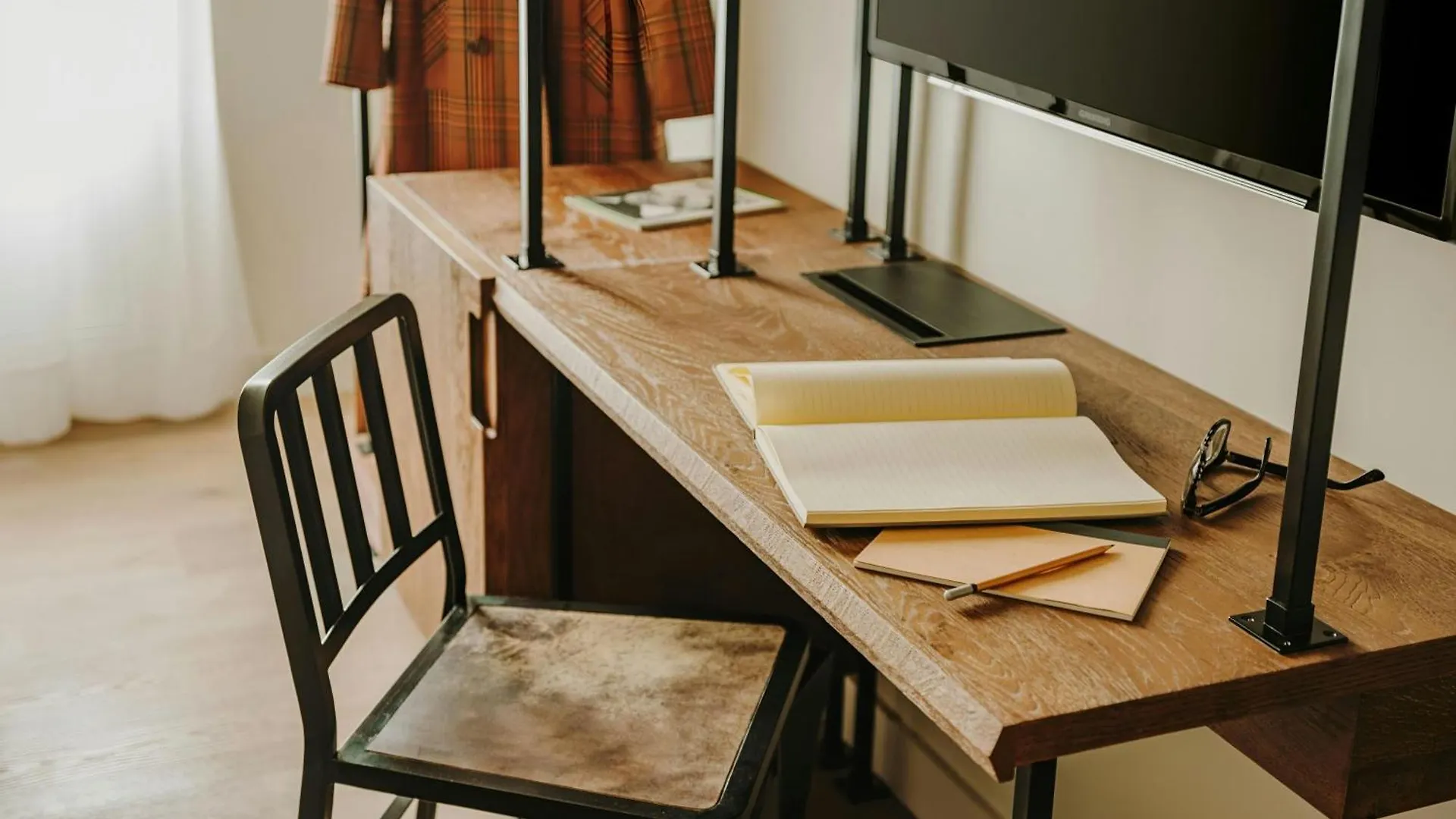 Casa Luz Hotel Placa Universitat, Sonder By Marriott Bonvoy Barcelona 4*,