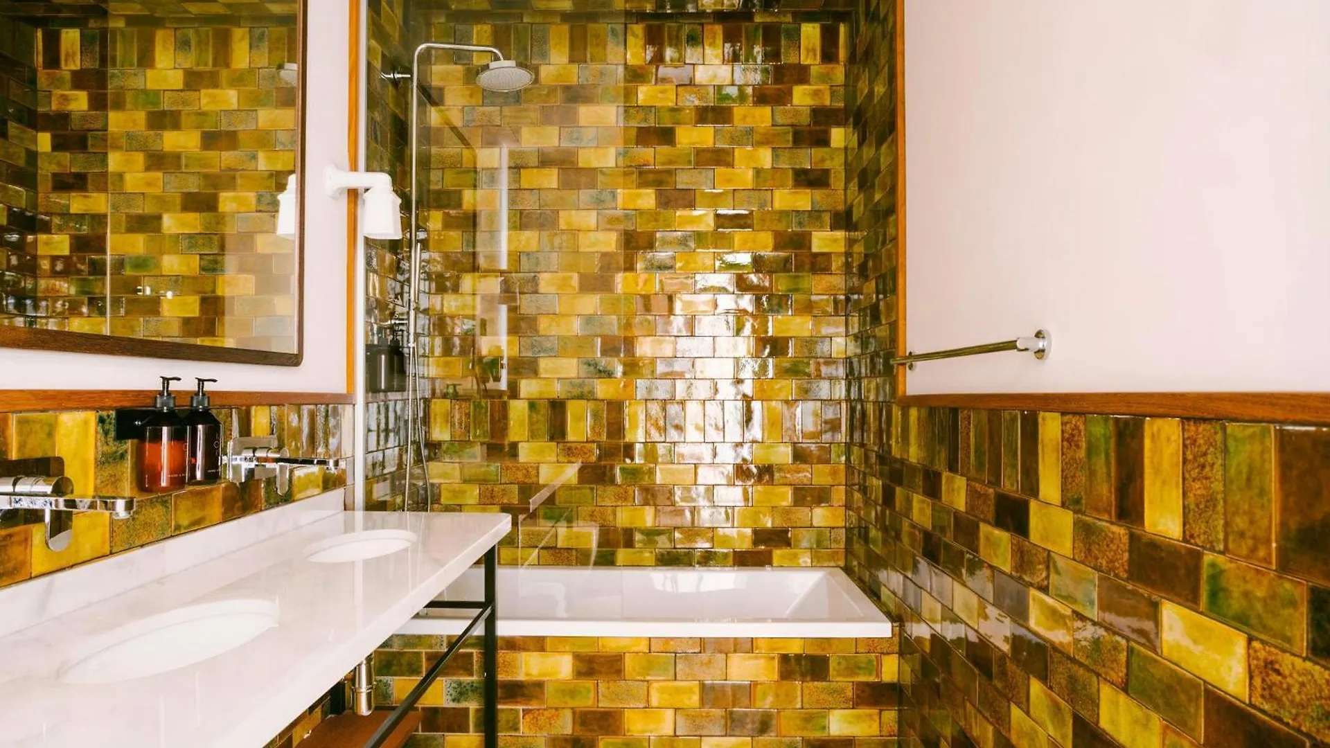 ****  Casa Luz Hotel Placa Universitat, Sonder By Marriott Bonvoy Barcelona Spain