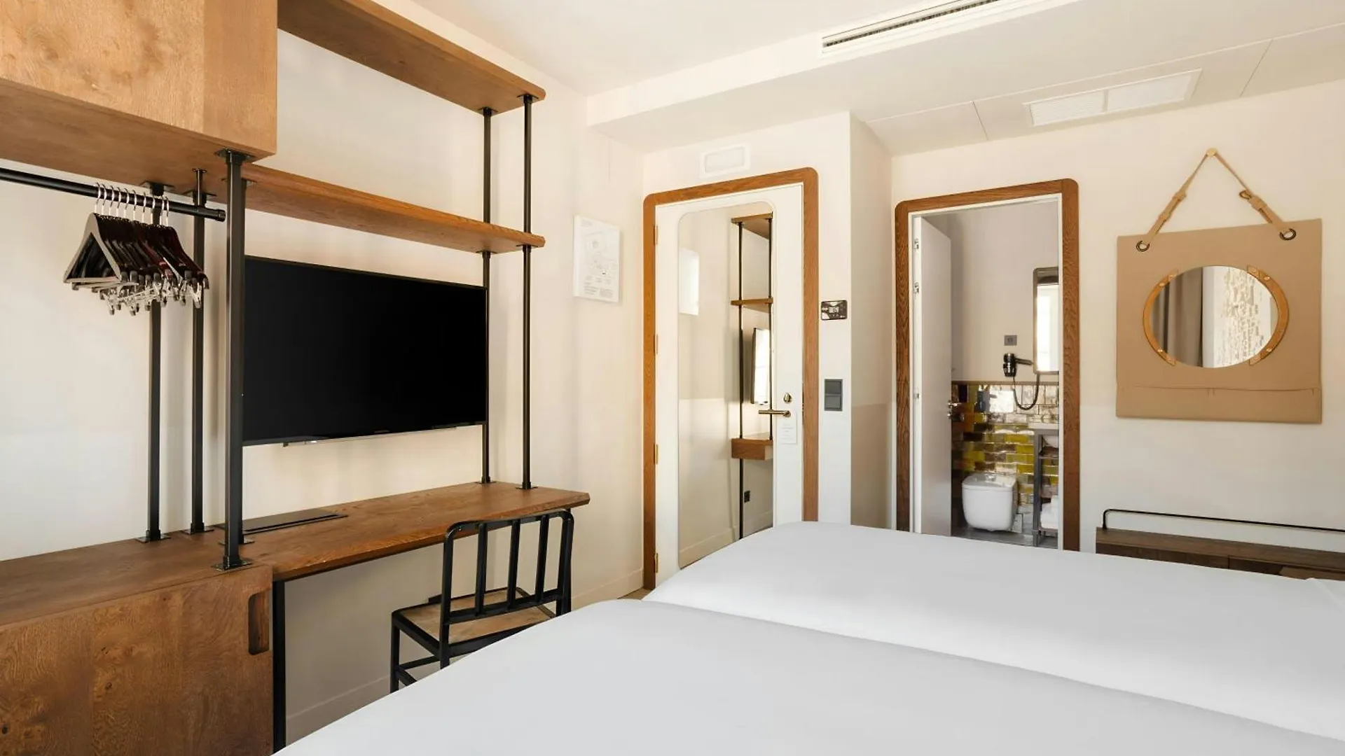 Casa Luz Hotel Placa Universitat, Sonder By Marriott Bonvoy Barcelona 4*,  Spain